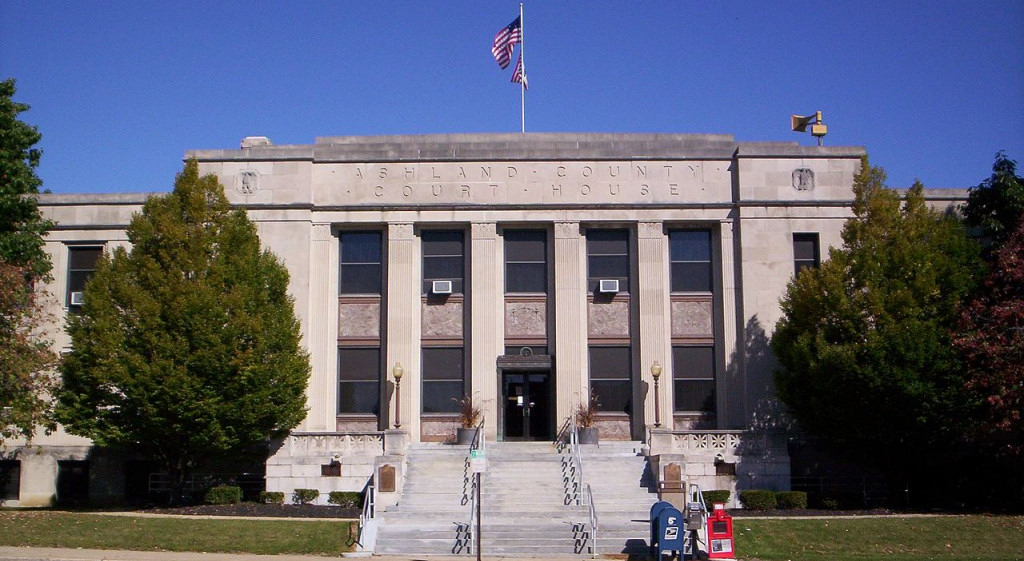 Ashland County Courthouse in Ashland Ohio | photo by OHWiki